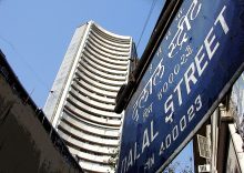 Indian shares slump as oil climbs above $104