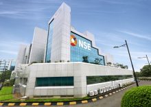 Indian shares rebound as IT stocks surge and oil eases